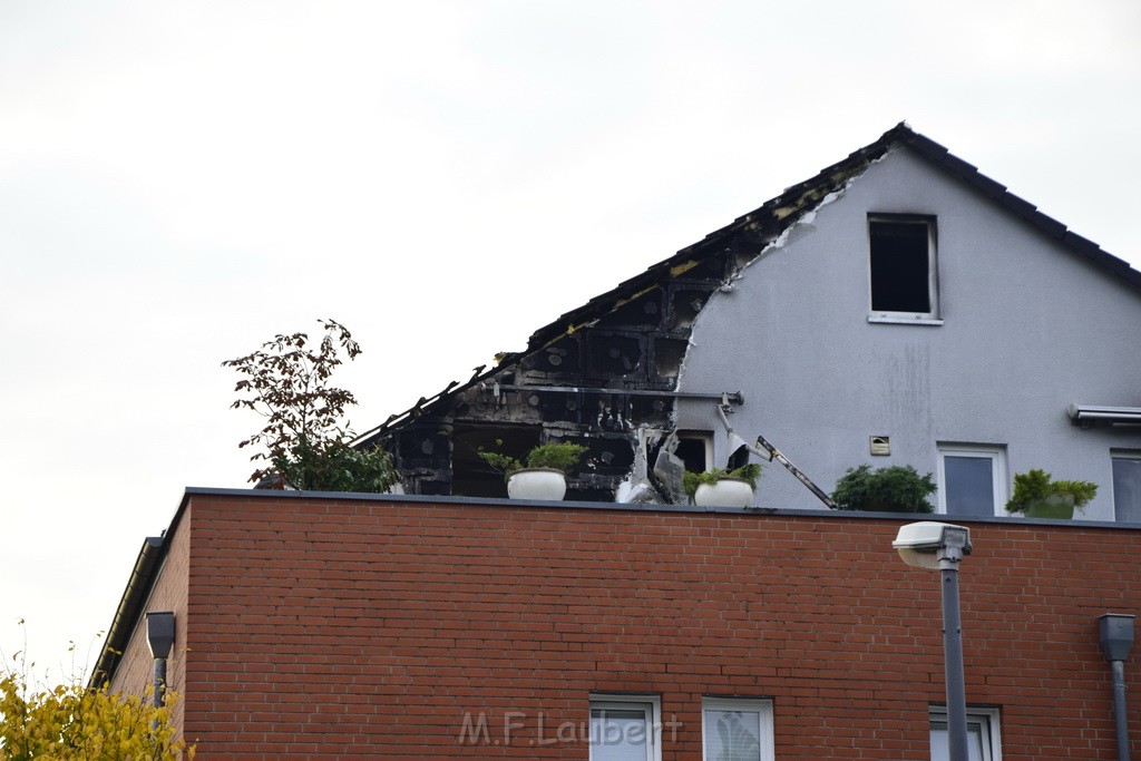 Feuer 2 Y Koeln Suerth Elisabeth Selbertstr P234.JPG - Miklos Laubert